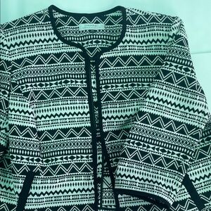 Tahari Black and White Patterned Jacket. NWOT. Size 18w